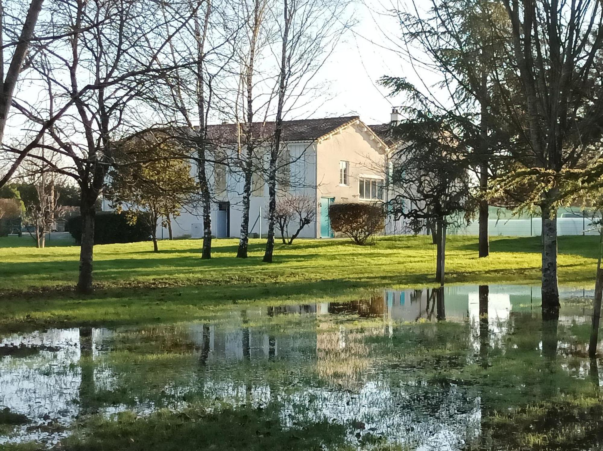 Logis De Lange Les Ecureuils Apartment Saint-Hilaire-la-Palud